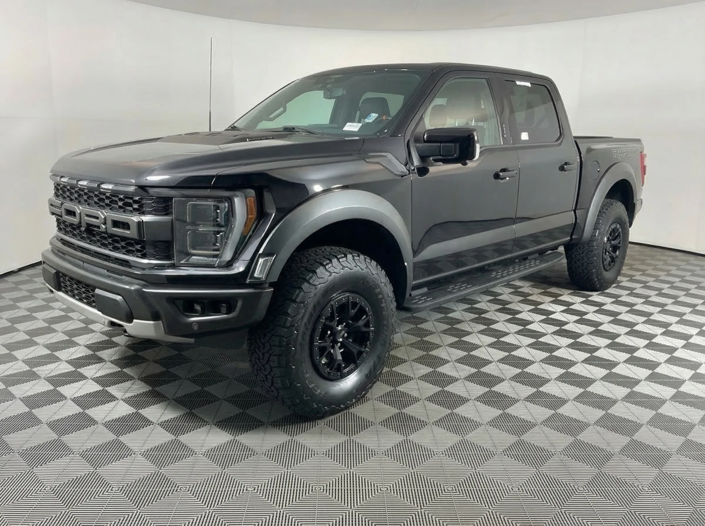 2023 Ford F-150 Raptor — photo 1