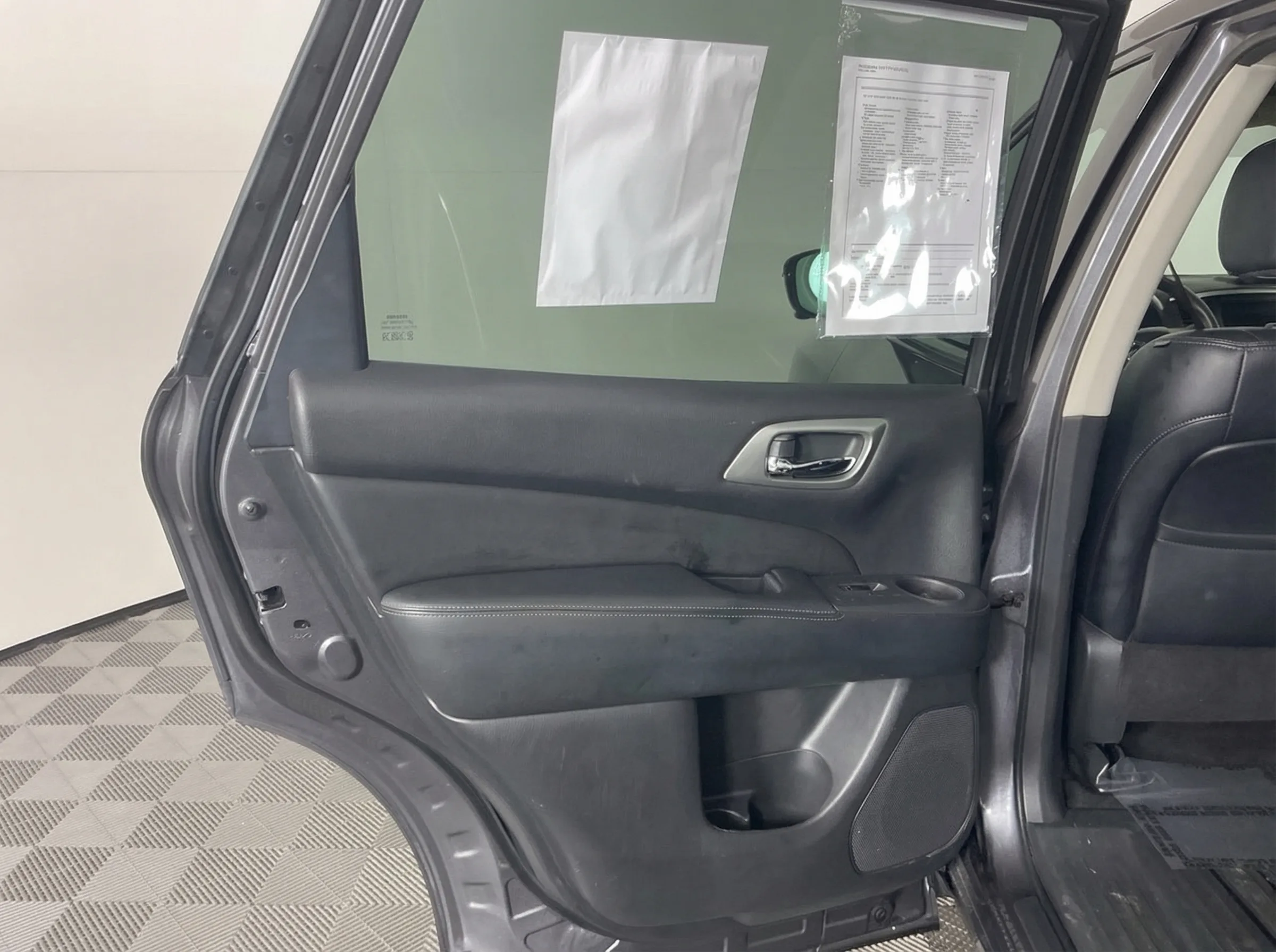2017 Nissan Pathfinder SL — thumbnail 14