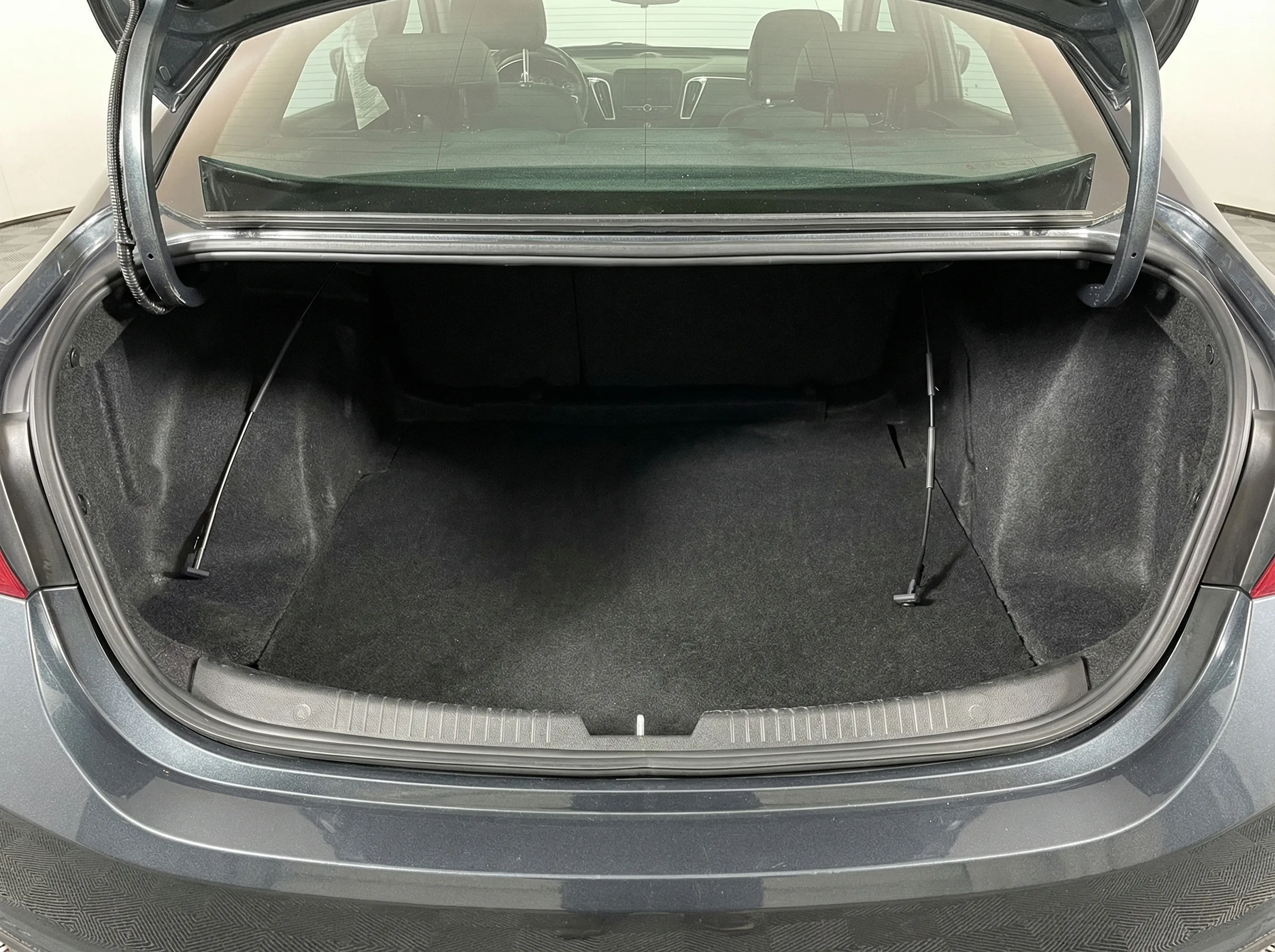 2017 Chevrolet Malibu LT — thumbnail 17