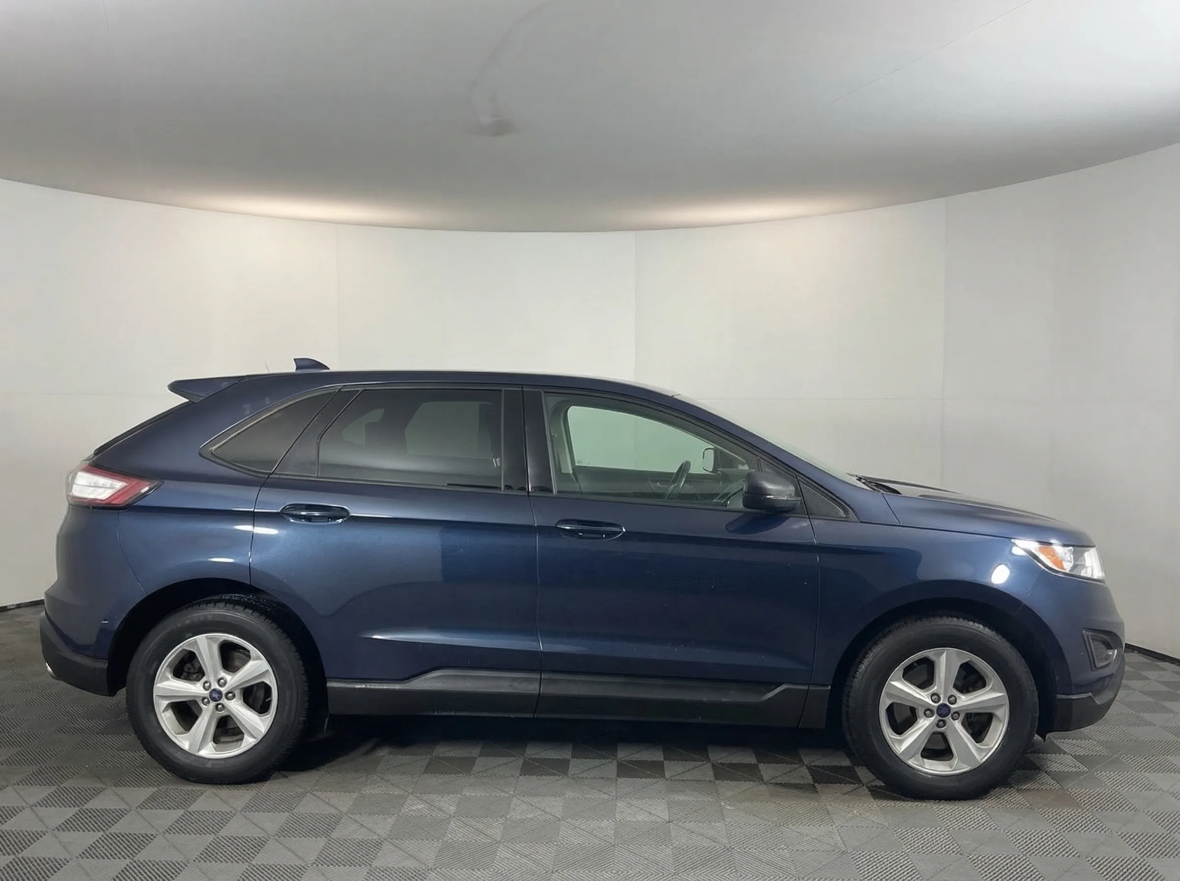 2017 Ford Edge SE — thumbnail 6