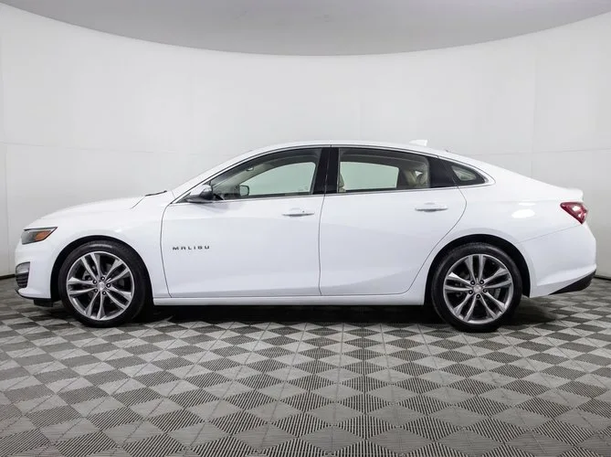 2024 Chevrolet Malibu LT — thumbnail 6