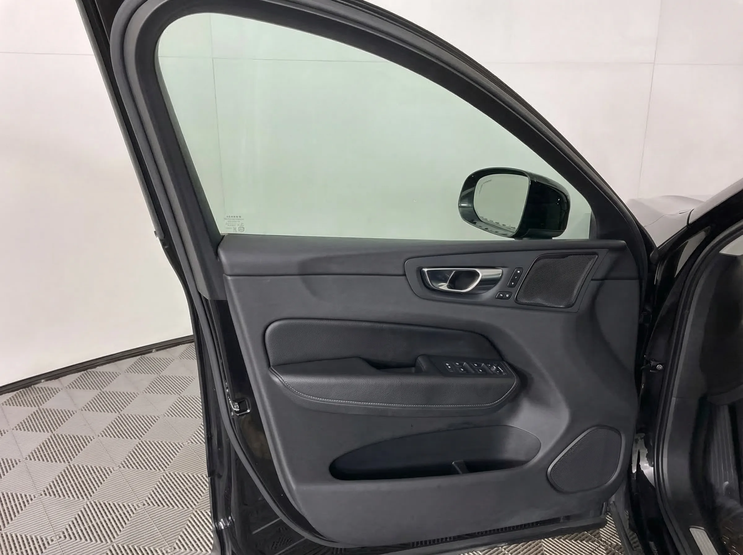 2021 Volvo XC60 T6 Inscription — thumbnail 9