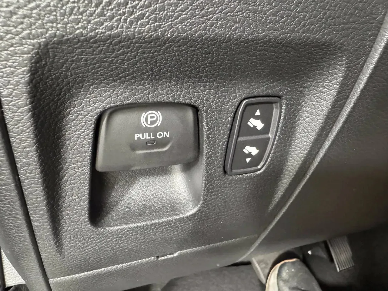 2024 Ram 1500 Limited — thumbnail 17