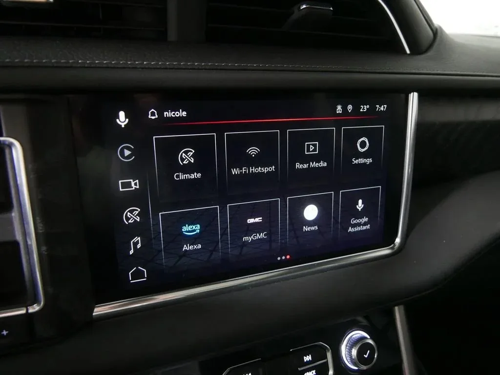 2024 GMC Yukon XL Denali — thumbnail 19