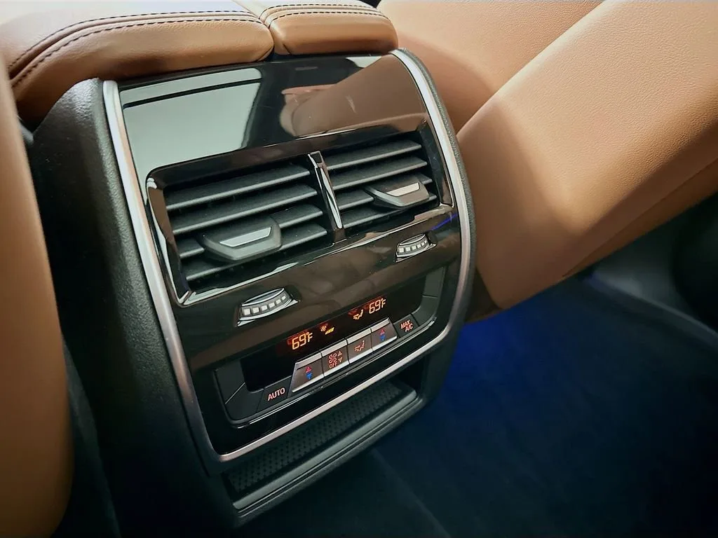 2024 BMW X7 M60i — thumbnail 24