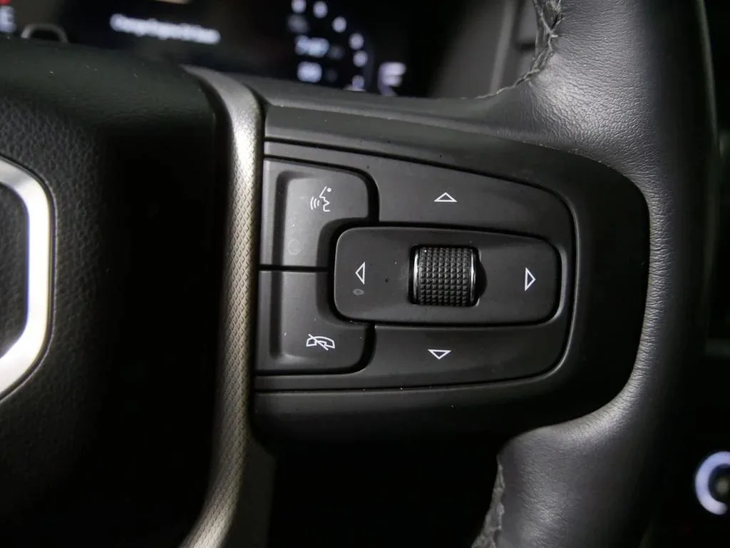 2024 GMC Yukon XL Denali — thumbnail 24