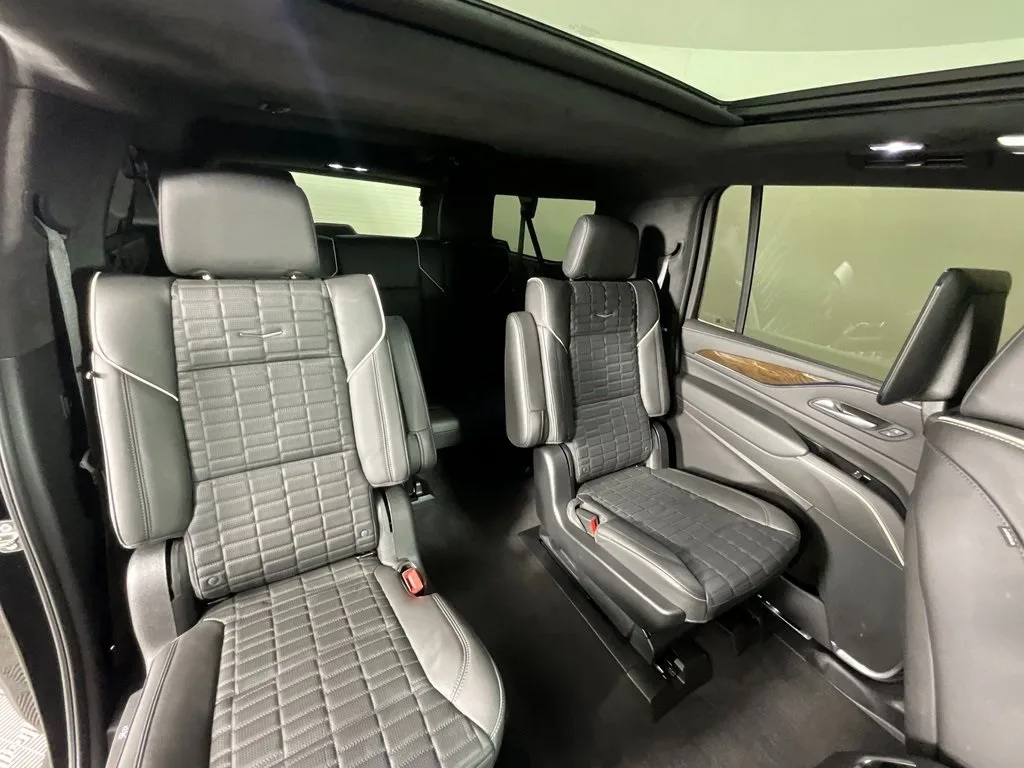 2024 Cadillac Escalade ESV Sport Platinum — thumbnail 26