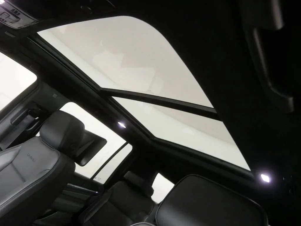 2024 GMC Yukon XL Denali — thumbnail 31