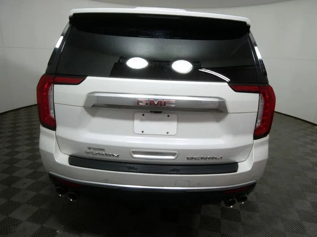 2024 GMC Yukon XL Denali — thumbnail 9