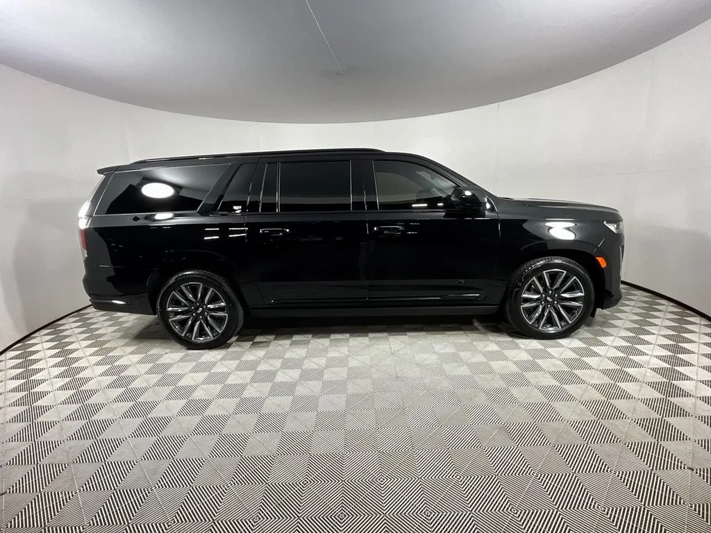 2024 Cadillac Escalade ESV Sport Platinum — thumbnail 5